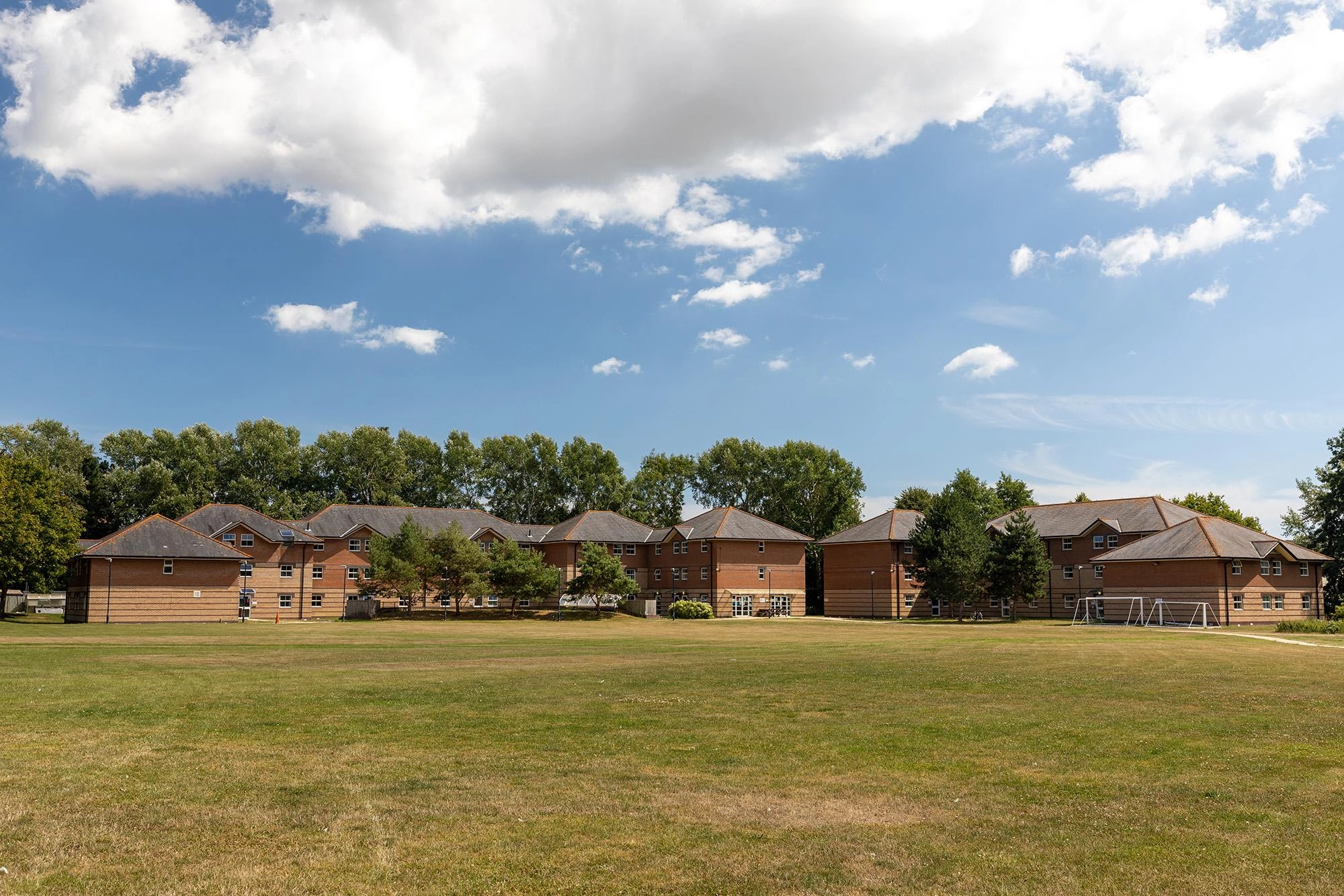 Chichester-College-estudiar-ingles-en-el-extranjero-adultos-british-summer-a1.webp