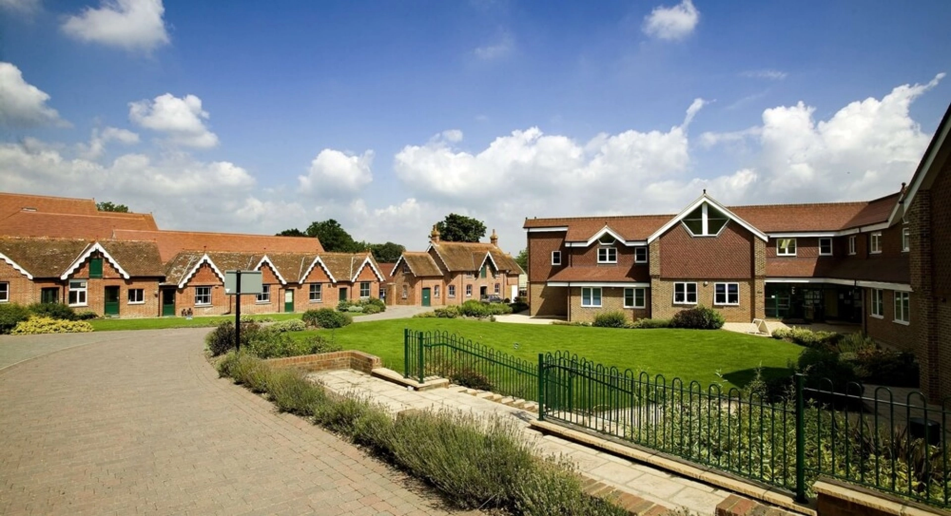 galeria/Dicker-estudiar-ingles-en-el-extranjero-study-fuera-a2.webp
