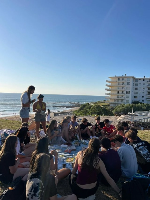 biarritz-langue-surf-15-17-anos-familia-estudiar-ingles-en-el-extranjero-british-summer-cu6.webp