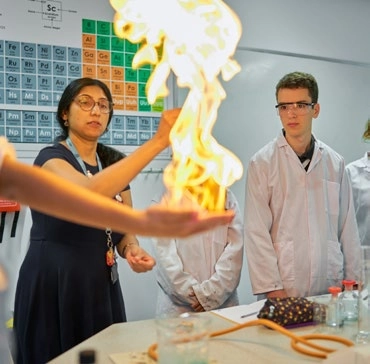 stem-english-for-science-estudiar-ingles-en-el-extranjero-british-summer-cu3.webp